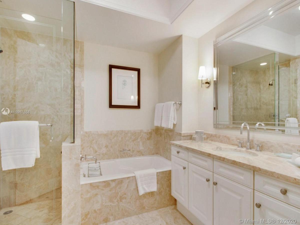 Four Seasons Hotel Miami - Luxury Private Residences 外观 照片