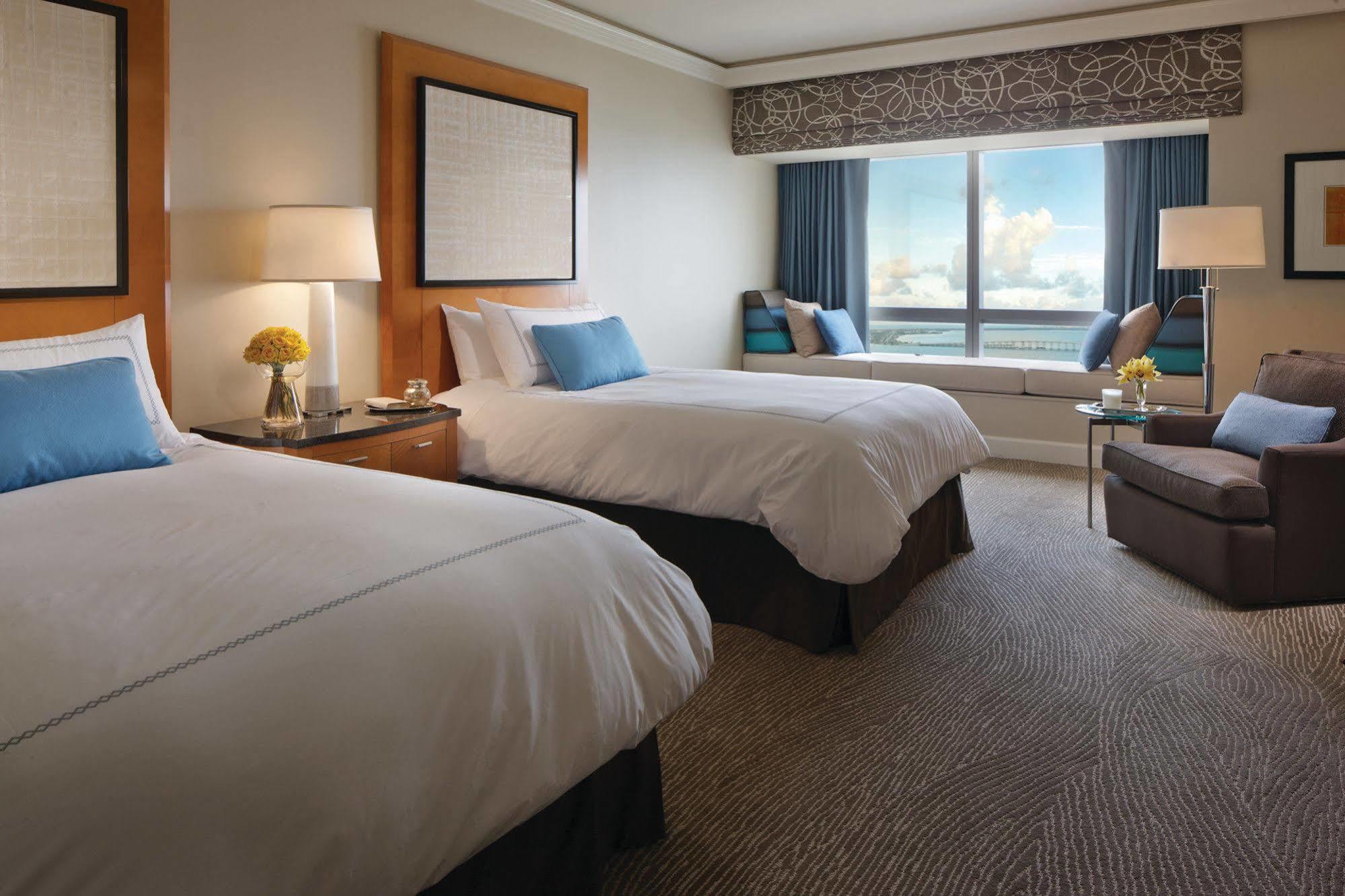Four Seasons Hotel Miami - Luxury Private Residences 外观 照片